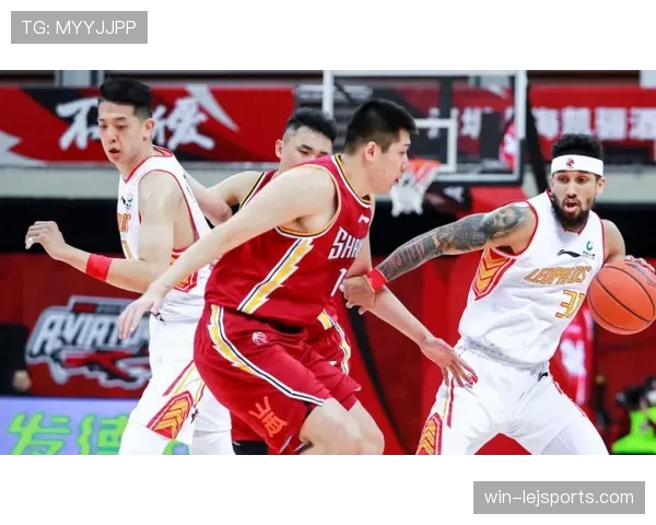 卡卡回撤接应如何激活全队出球体系？